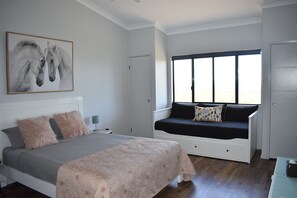 2 chambres, fer et planche à repasser, accès Internet, draps fournis