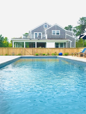 137 Hummock Pond Rd. Nantucket~
Pool & Spa, 7 bedrooms, 6.5 bathrooms 