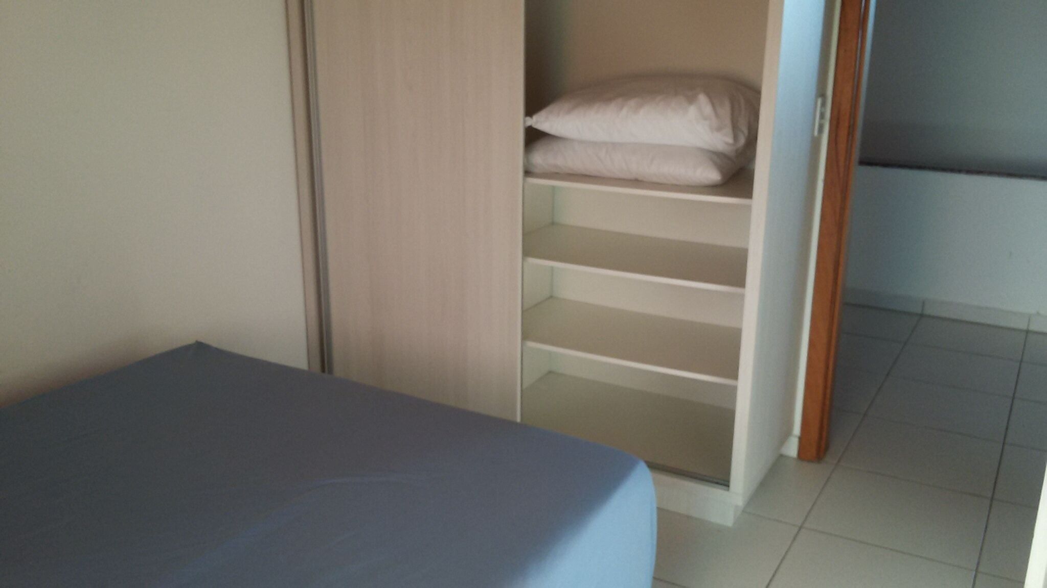 BISPO'S FORTRESS 02 _ foot in the sand