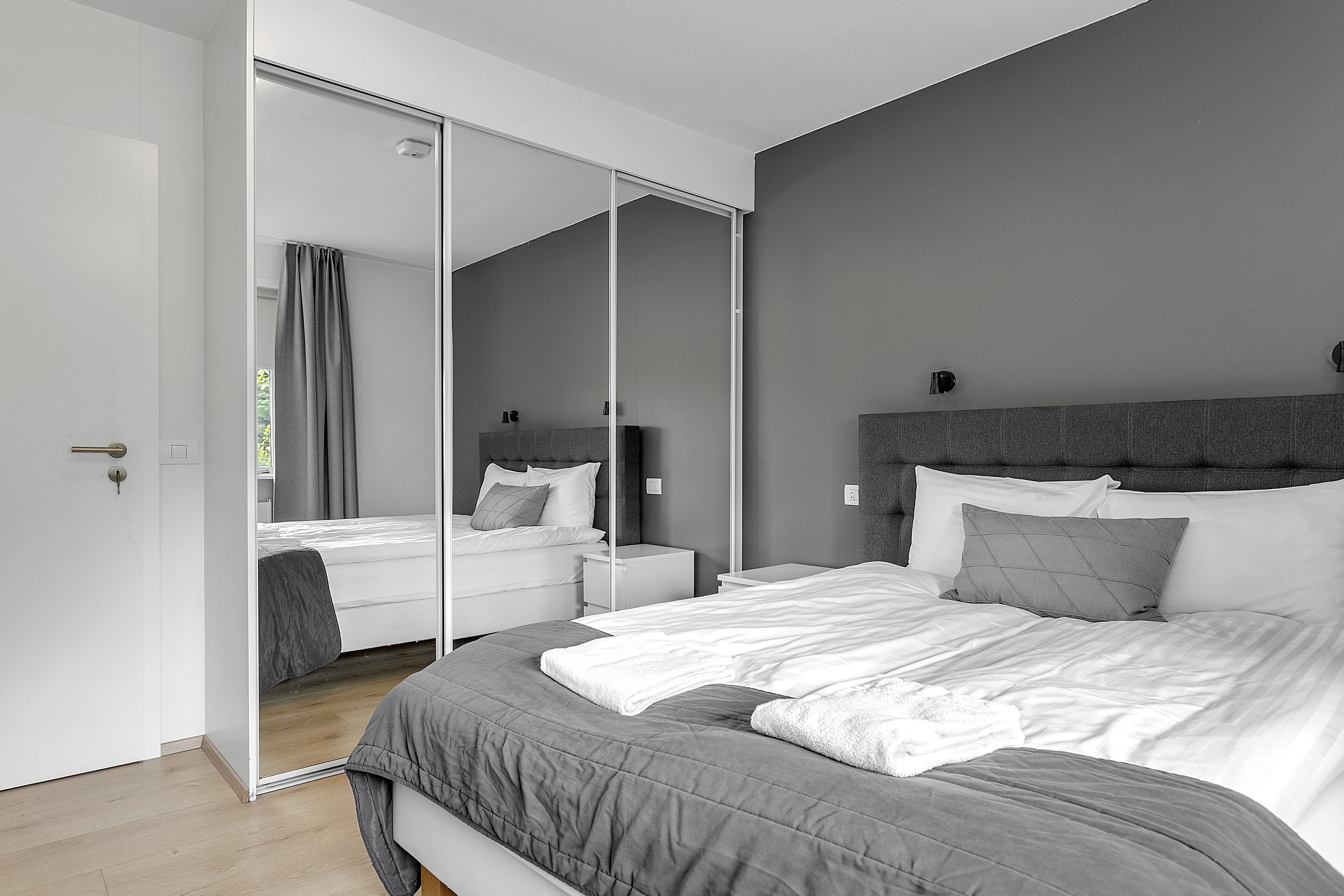 5 chambres, fer et planche à repasser, lit parapluie, Wi-Fi gratuit