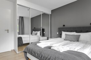 5 bedrooms, iron/ironing board, travel cot, free WiFi