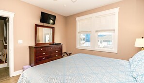 4 bedrooms, iron/ironing board, free WiFi