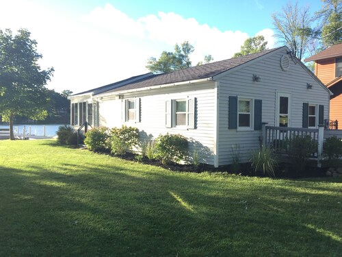 Port Bay Waterfront Cottage — Your Private Lakeside Escape