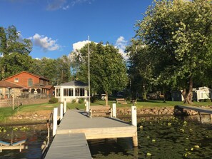 Property grounds - Port Bay Waterfront Cottage w. Spectacular Views RECENTLY UPDATED (Wolcott)