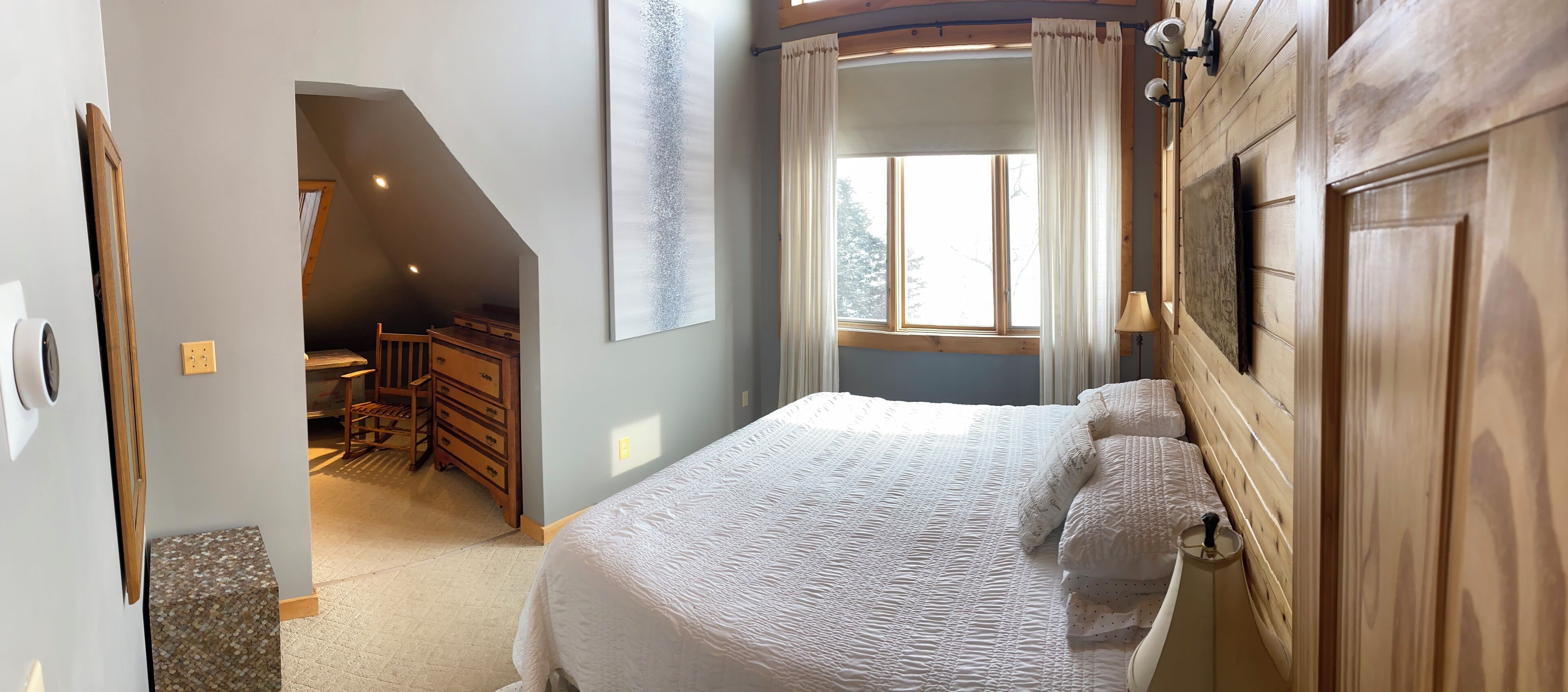 4 quartos, Wi-Fi de cortesia, roupa de cama