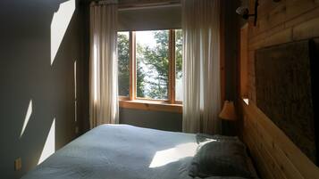 4 bedrooms, free WiFi, bed sheets