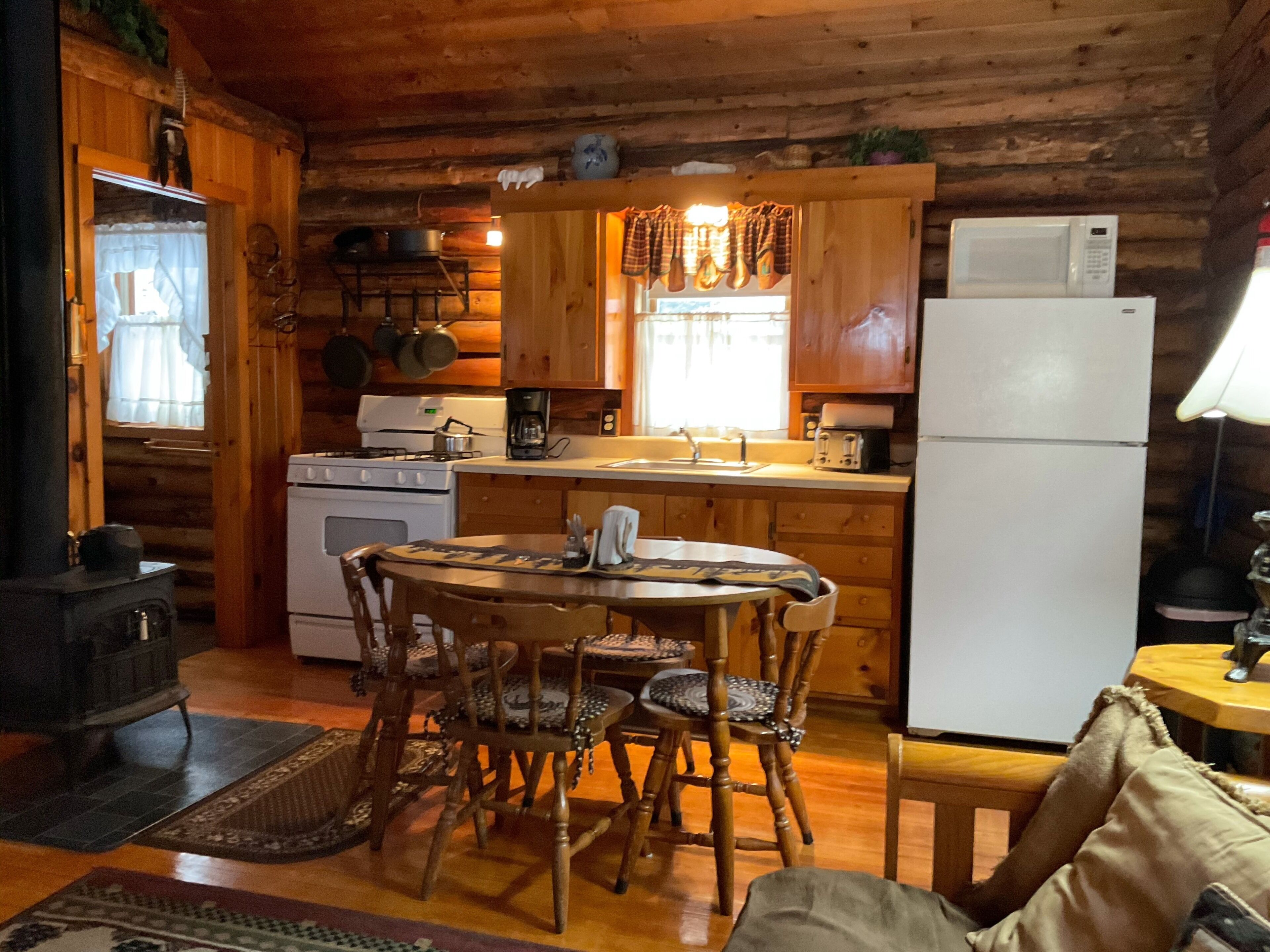 Cozy Log Cabins located in the Green Mountains of Vermont