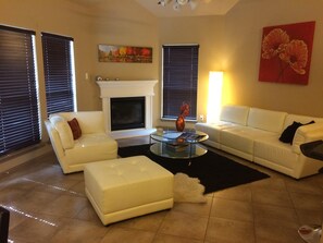 Smart TV, fireplace, Netflix, streaming services