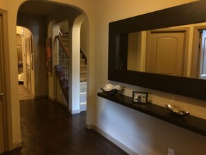 Interior - Joe Pool Lake Resort Style-Upscale Gorgeous Home!!! (Grand Prairie)