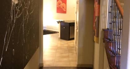 Resort-Like Area Upscale Kodikas ja upea 3 makuuhuoneen, 2 kylpy kotiin