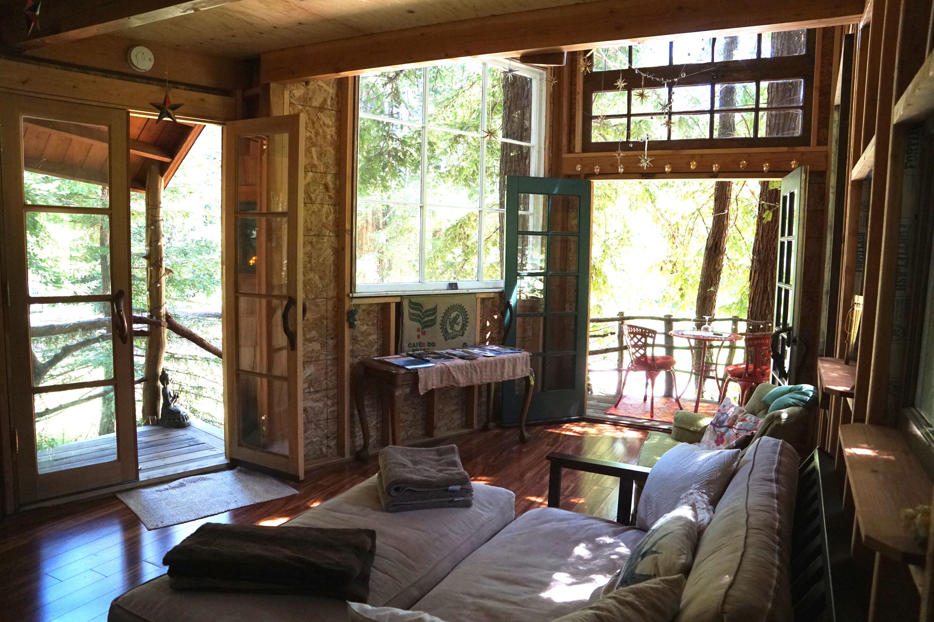 Treehouse in the Los Gatos Mountains,  Redwoods,  Beaches & Silicon Valley