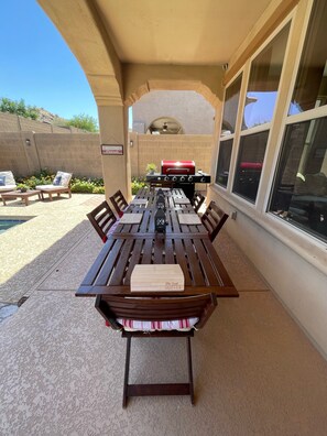 Outdoor dining - Goodyear Private Outdoor Pool Baseball Golf WIFI Parks Hike Nascar (Goodyear)