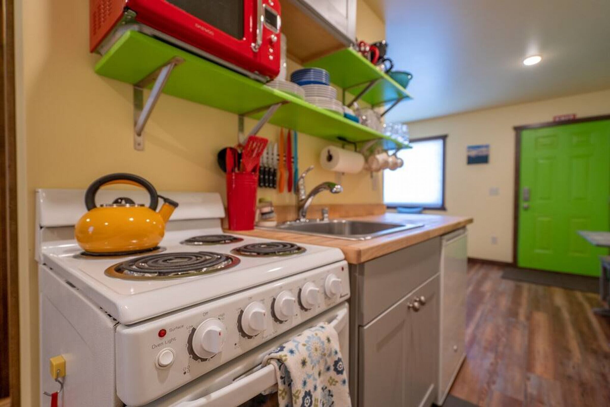 Emigrant Cabins #1 - Tiny cabin near Yellowstone