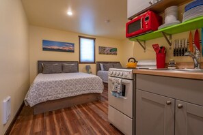 1 slaapkamer, een strijkplank/strijkijzer, gratis wifi, beddengoed