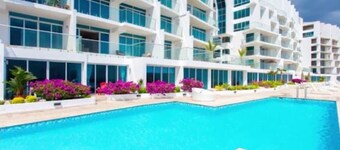 PANAMA CANAL & PANAMA CITY - OCEANFRONT Studio / Apartment mit bester Aussicht auf Pana