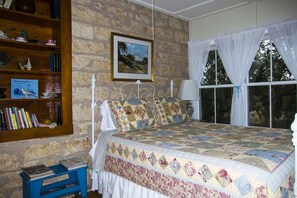 1 quarto, cofres nos quartos, Wi-Fi de cortesia, roupa de cama