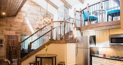Villa Cottage Corn Crib