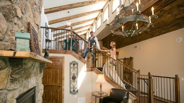 Interior - Barn Luxury Stay w/Jacuzzi Loft (Cottage Grove)