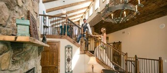 Barn Luxury Stay w/Jacuzzi Loft