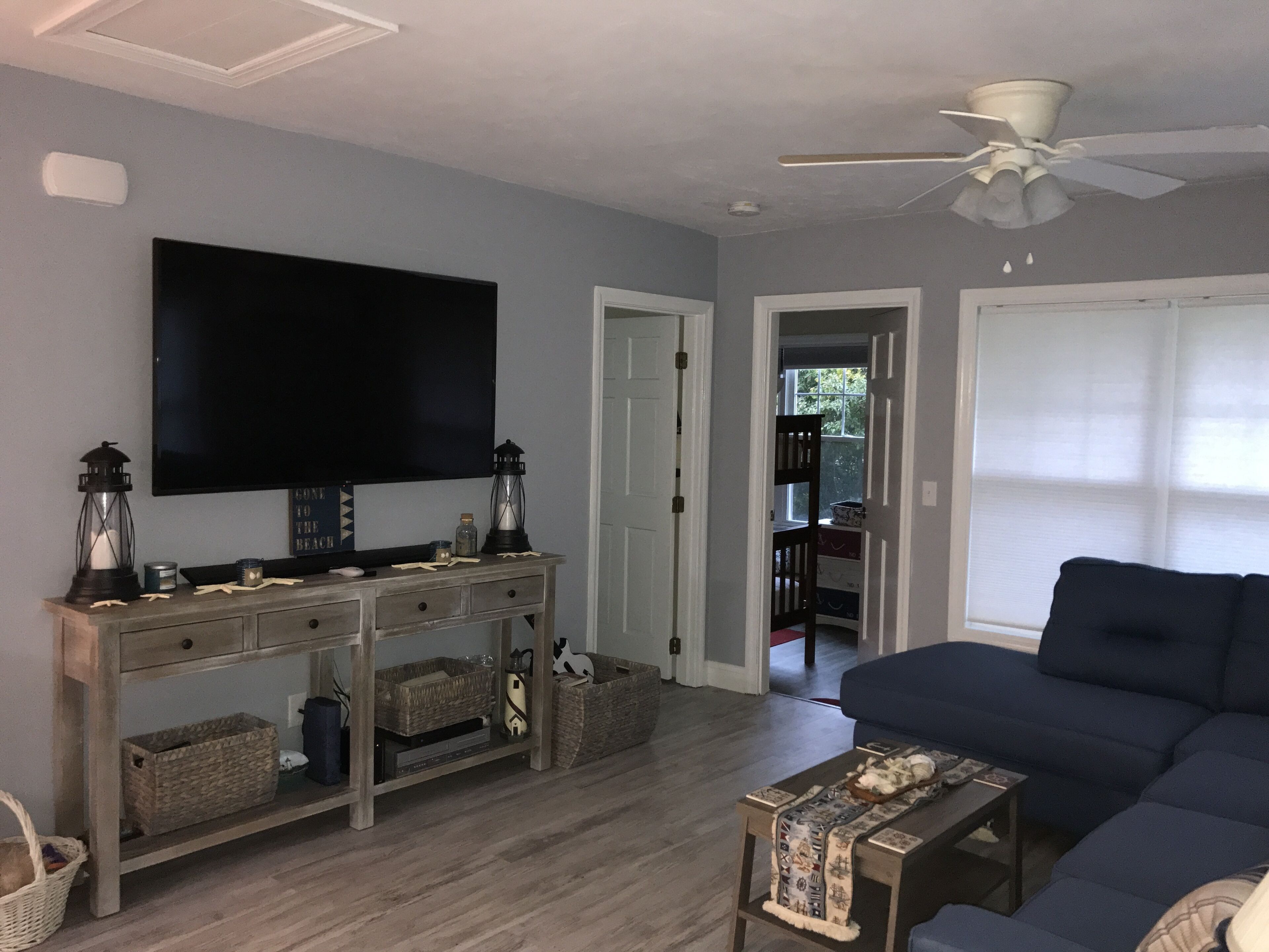 Newly Renov. Water Front Cottage w/Deck, Fire Pit-Short Stroll to Private Beach