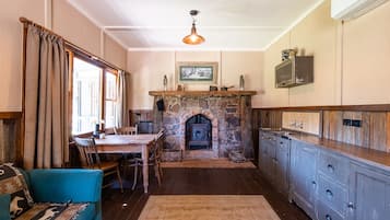 Flat-screen TV, fireplace, DVD player