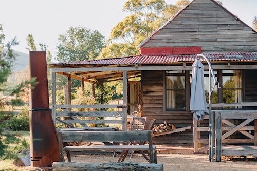 Pioneer Hut - Step back in time