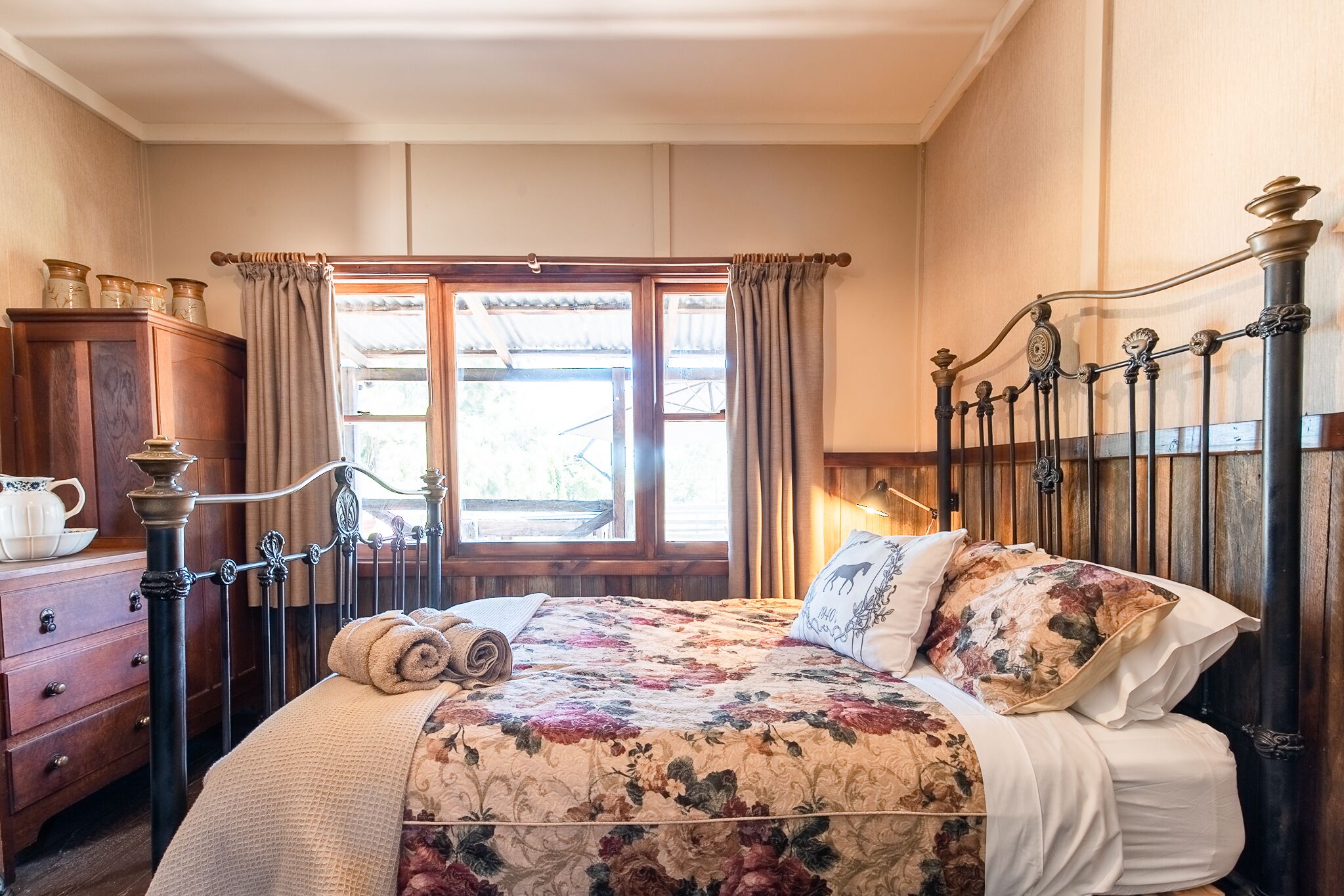 Pioneer Hut - Step back in time