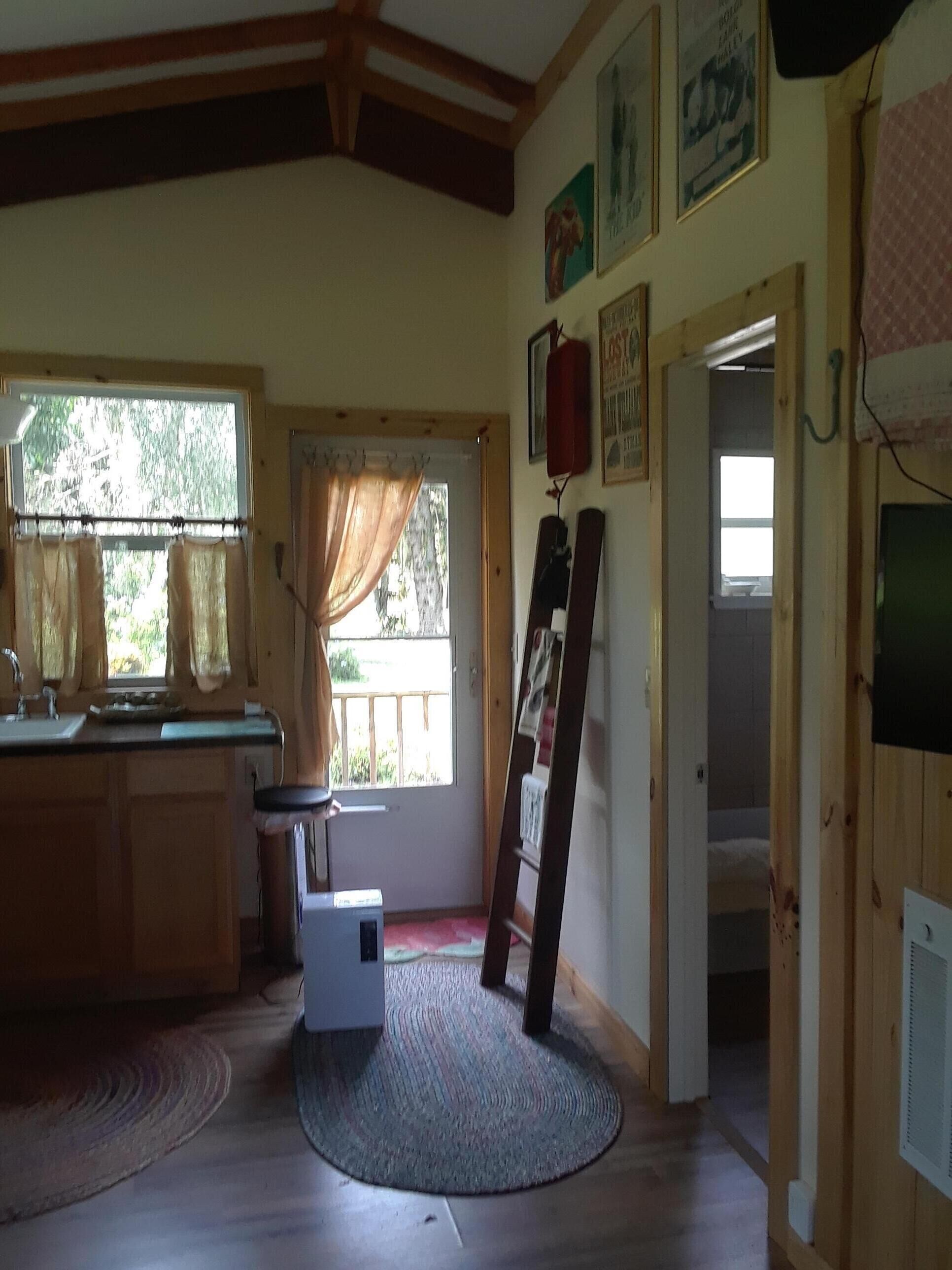 Cozy river retreat directly on the Orange river w/pool and Kayaks!