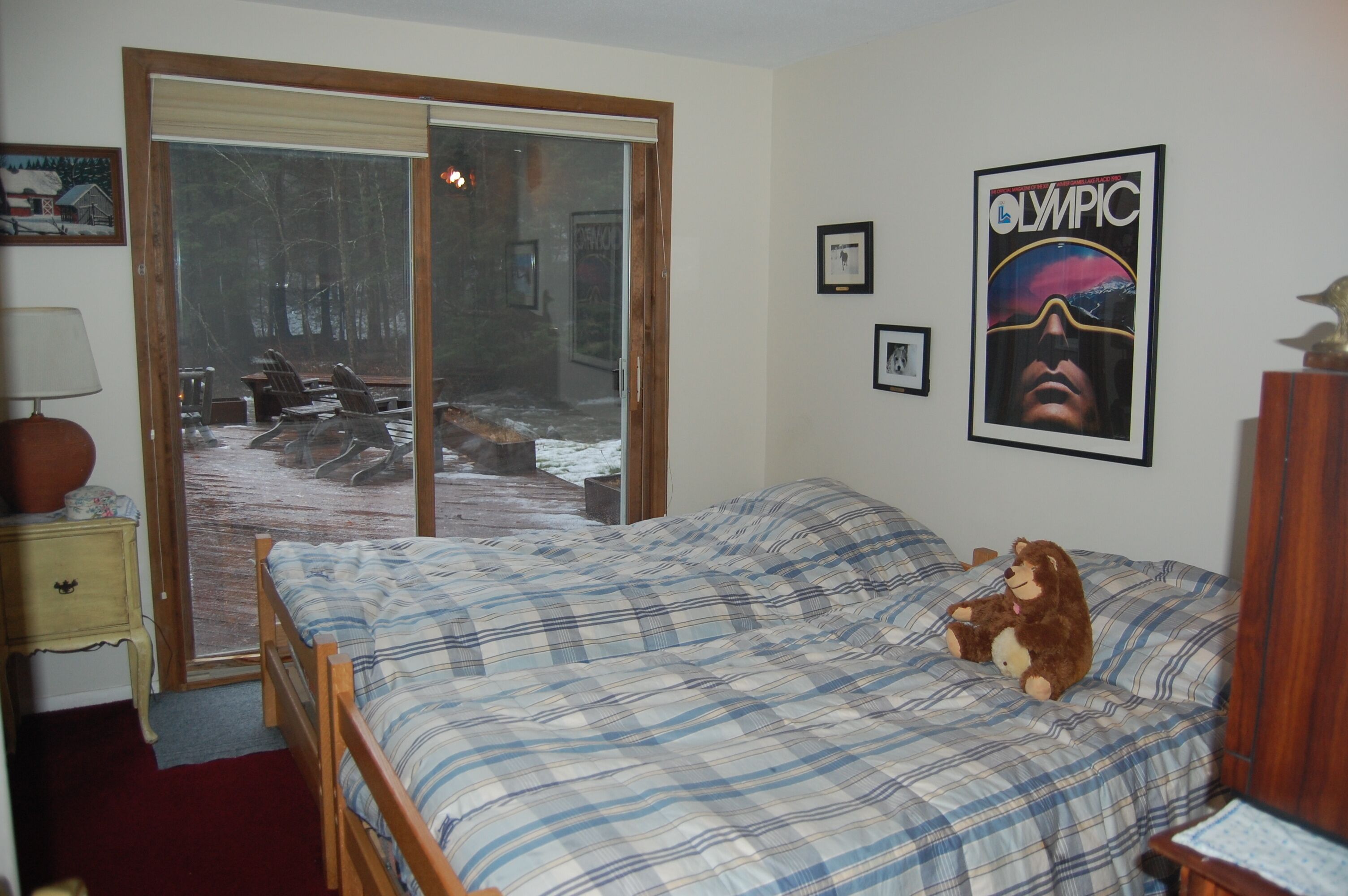 Two Bedroom Chalet, Charming, Quiet, River Front 