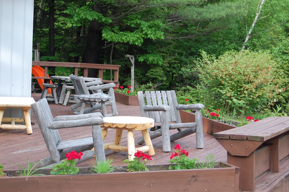 Two Bedroom Chalet, Charming, Quiet, River Front