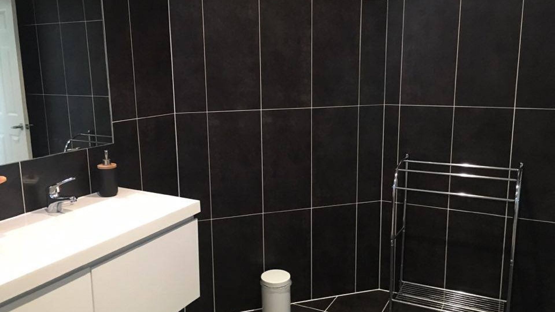 WAHINE GETAWAY-ISLAND STYLE 2 Bedroom Waterfront with jetty & <br>private  pontoon<br>