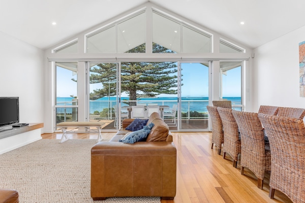 Picture windows to the best view on the strip.