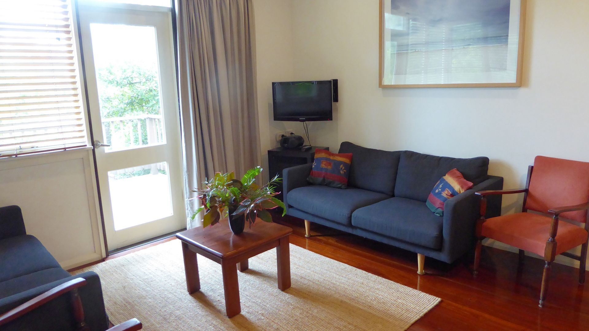 Seabreeze Cottage bushland setting 300m to beach