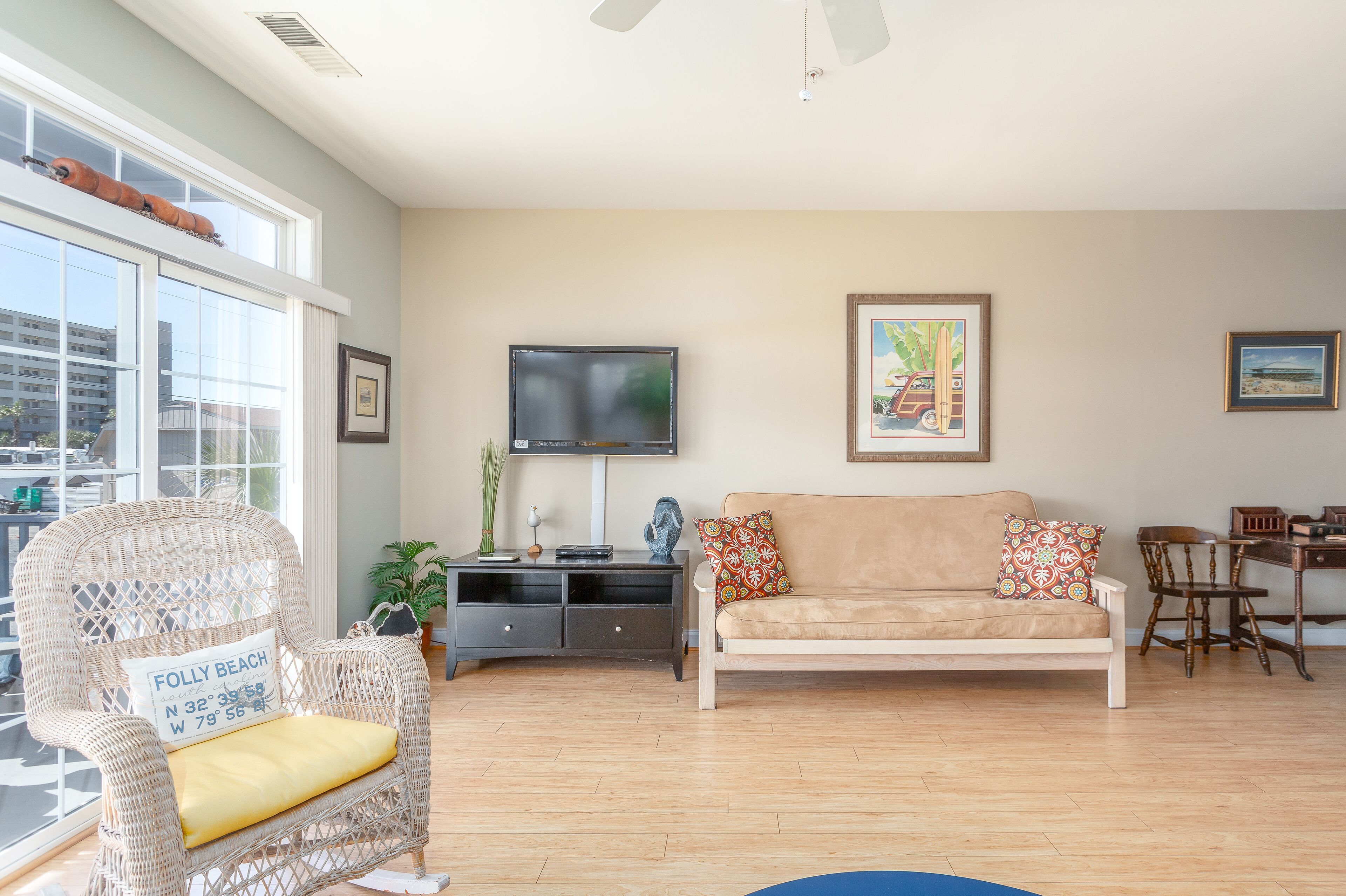 Ocean View Beachwalk Villa-Center of Everything  CLOSE TO BEACH , PIER,  DINING