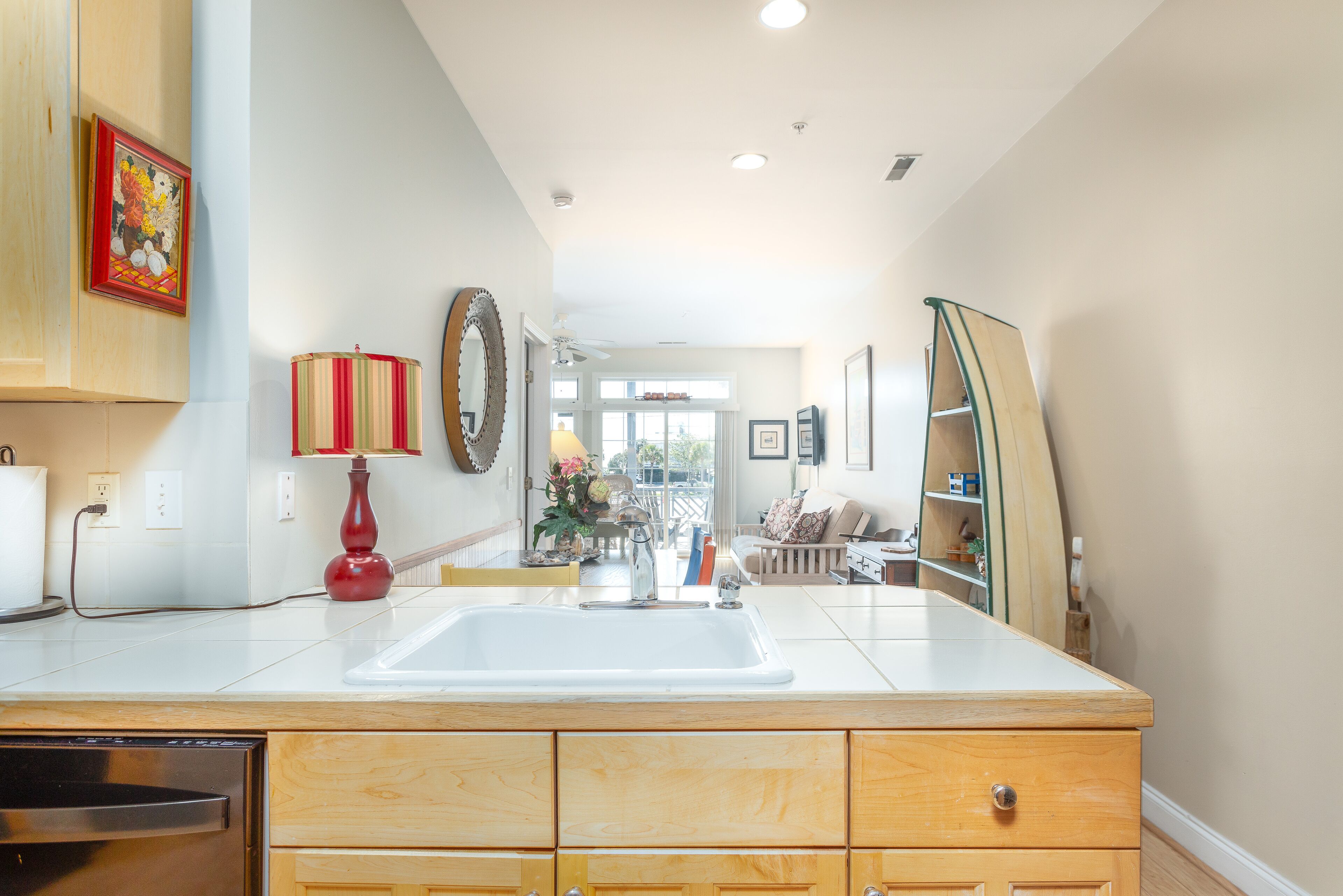 Ocean View Beachwalk Villa-Center of Everything  CLOSE TO BEACH , PIER,  DINING