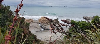 The hole in the rock house Amazing sea views. Stunning beaches. Stay and relax