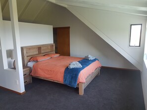 3 chambres, fer et planche à repasser, Wi-Fi gratuit, draps fournis