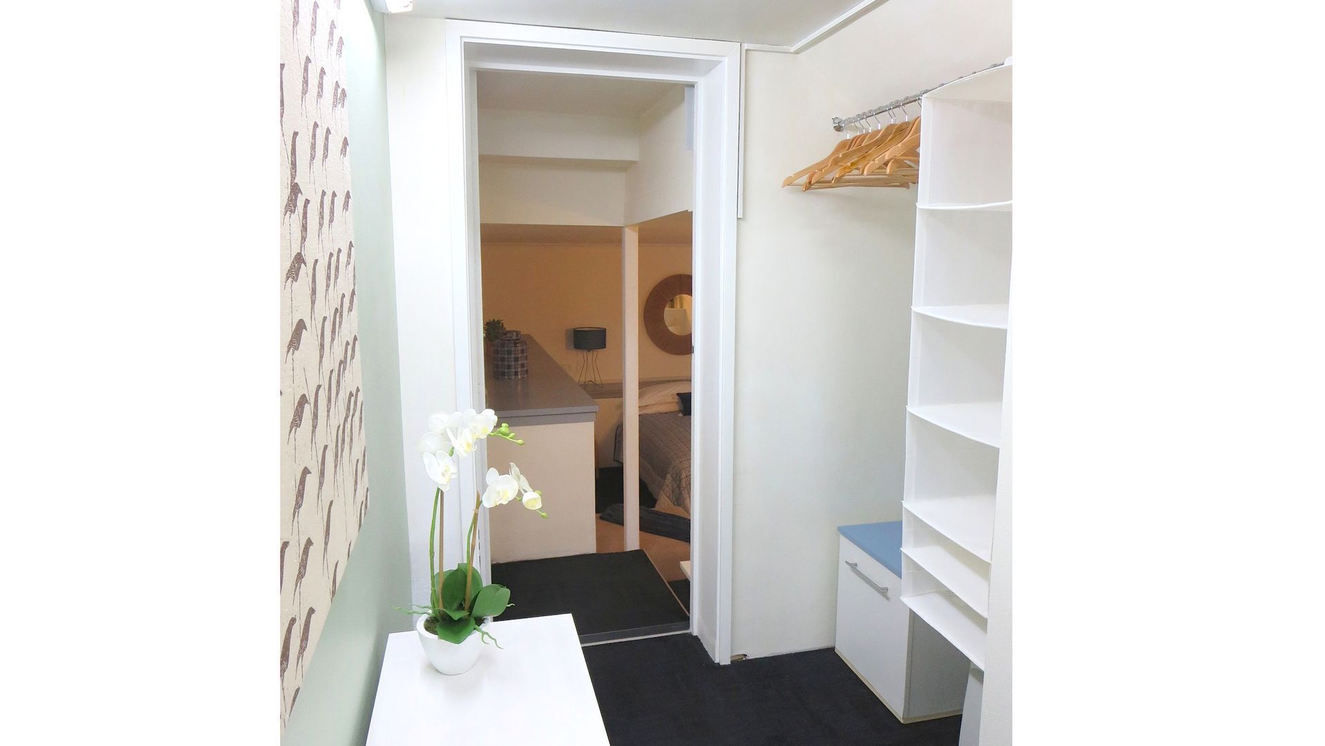 Balmain Garden Apartment — image 9