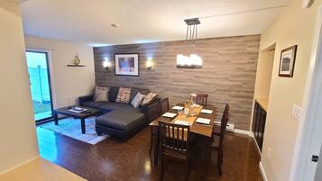 Téléviseur connecté, lecteur de DVD, chaîne audio