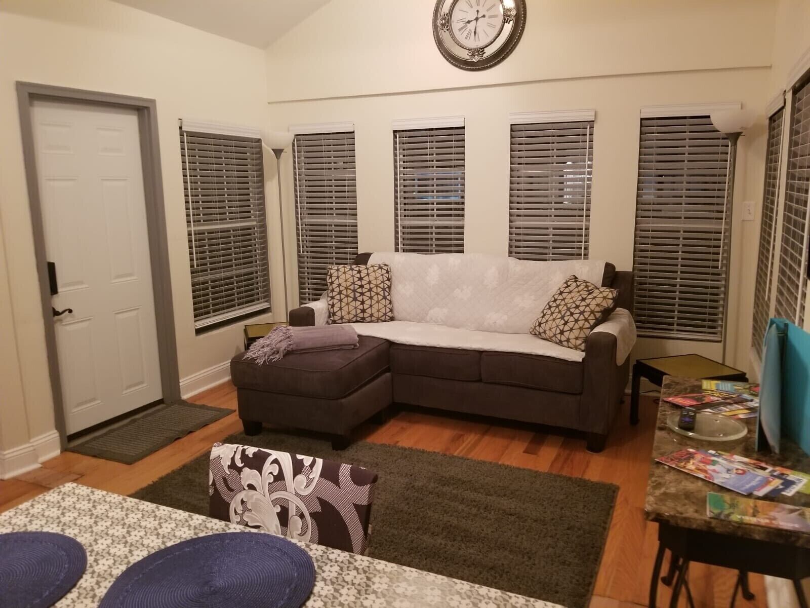 Beautiful 2 bedroom 2 bath apartment close to UF