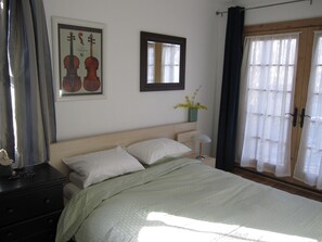 3 bedrooms, iron/ironing board, travel crib, free WiFi