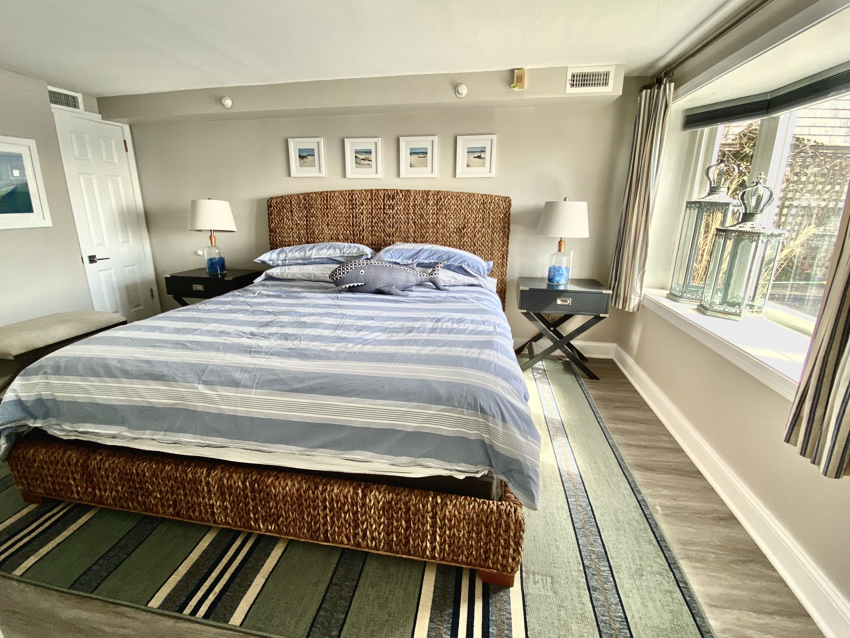 Quintessential Beach Condo With Private Beach Garden - Dog Friendly