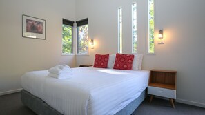 4 chambres, fer et planche à repasser, lit parapluie, Wi-Fi gratuit