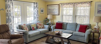 Oceanside, 5 min walk to Beach, Comfy & Clean, Quiet Neighborhood!!!