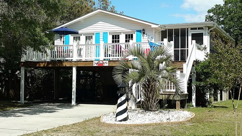 Oceanside, 5 min walk to Beach, Comfy & Clean, Quiet Neighborhood!!!