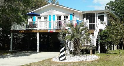 Oceanside House, GRANDES OPINIONES, a 5 minutos a pie de la playa, ¡Amplio plano de planta abierto!