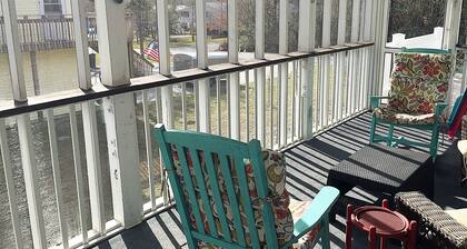 Oceanside House, suuria katsauksia, 5 min kävelymatkan päässä rannalta, tilava avoin pohjaratkaisu !!!