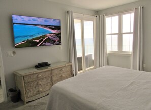 3 slaapkamers, bedden met traagschuimmatrassen, een bureau