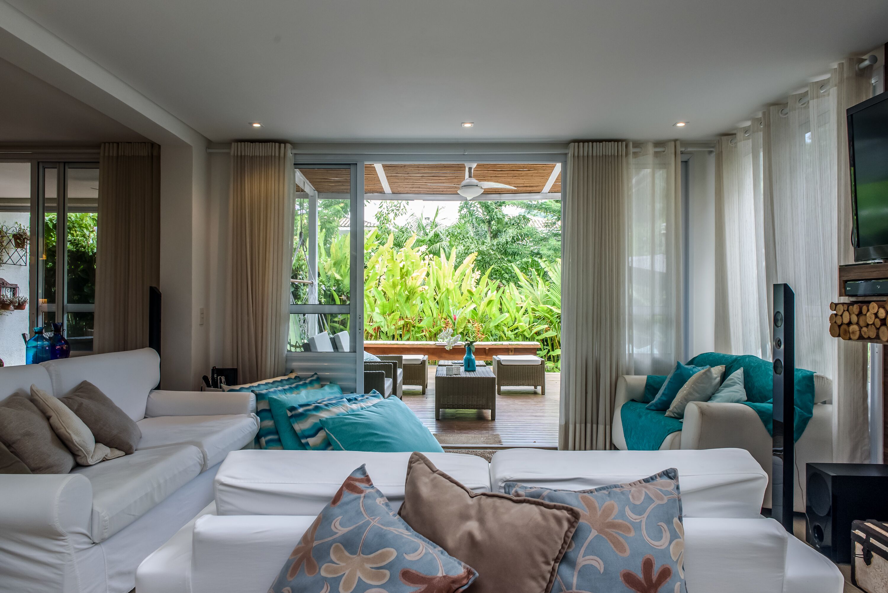 Beautiful and cozy house of high standard in a condominium resort in Juquehy