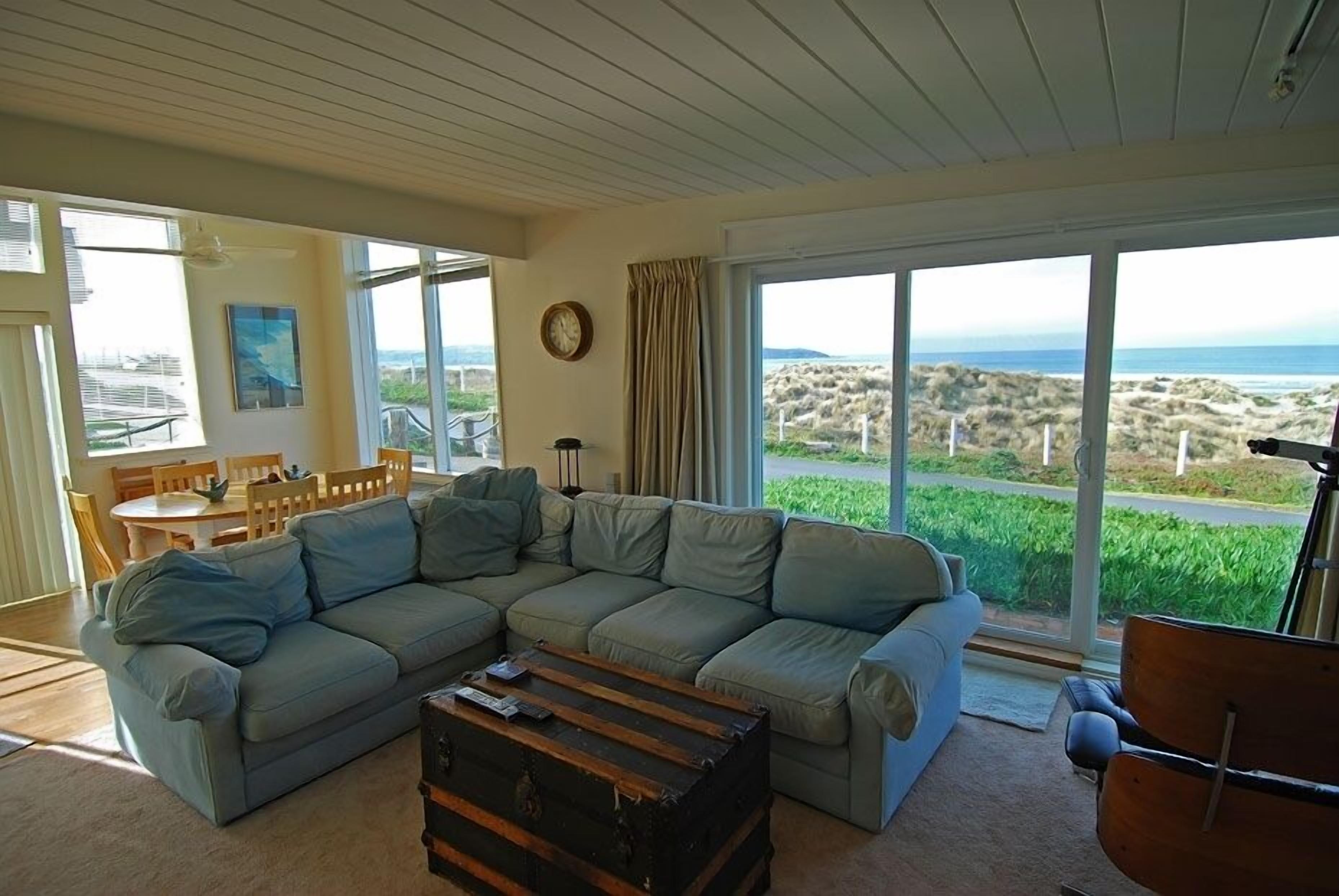 Ocean Front 3 minute walk/Hot Tub/Large Sauna/Pets/Massage Chair/Pinball Machine